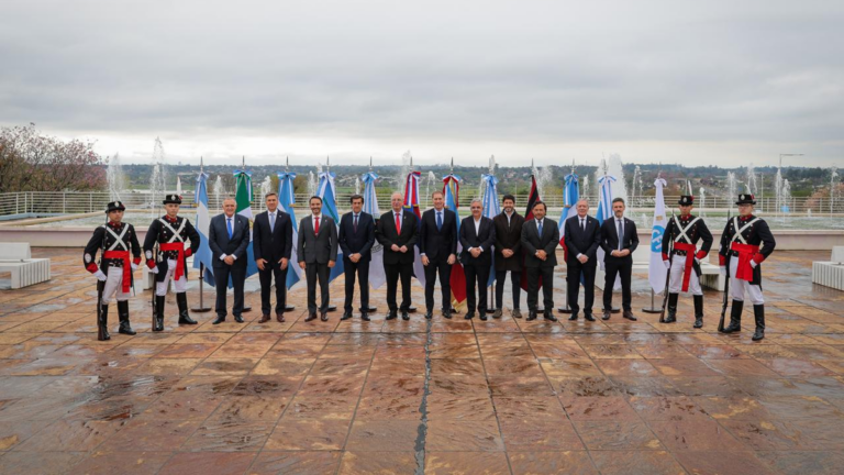Reunión de Diego Santilli con gobernadores del Norte Grande en Misiones
