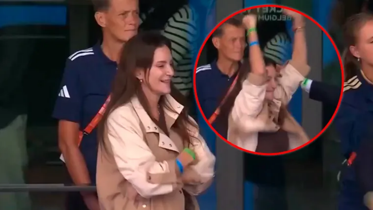 Las Leonas celebrando el título mundial tras vencer a Países Bajos por penales