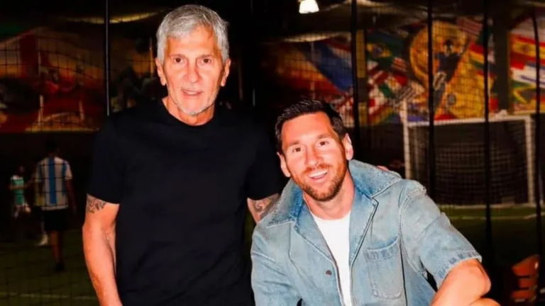 Lionel Messi con su padre Jorge Messi en un evento deportivo