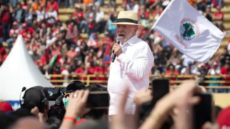 Lula da Silva en acto de campaña en São Bernardo do Campo