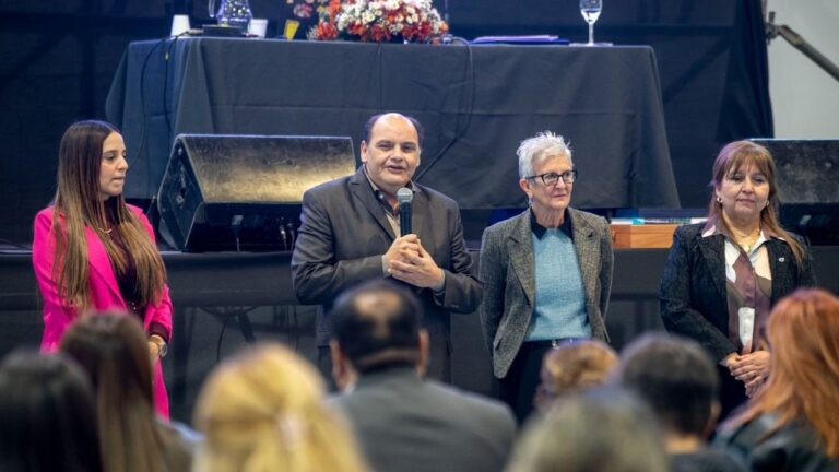 María José Borsani durante su conferencia sobre escuelas inclusivas en Catamarca
