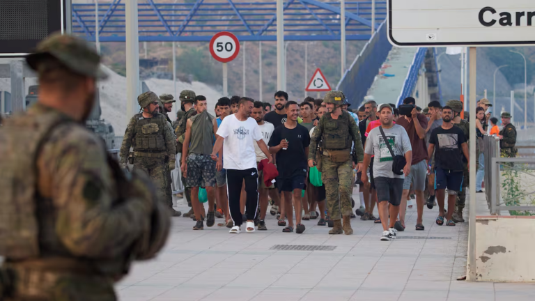 Migrantes en la frontera de Ceuta
