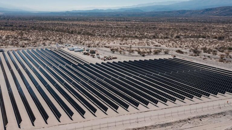 Recorrida por la obra del Parque Solar Ampajango