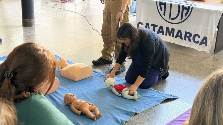 Taller de RCP para personal del Ministerio de Salud de Catamarca