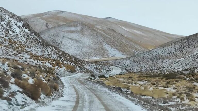 Ruta provincial nevada en la zona de Antofagasta de la Sierra, Catamarca