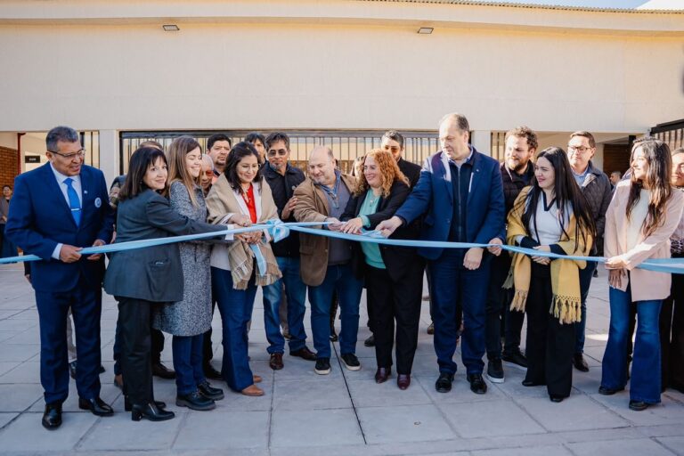 Fachada del nuevo Polo de Educación Técnica Profesional en Santa María, Catamarca