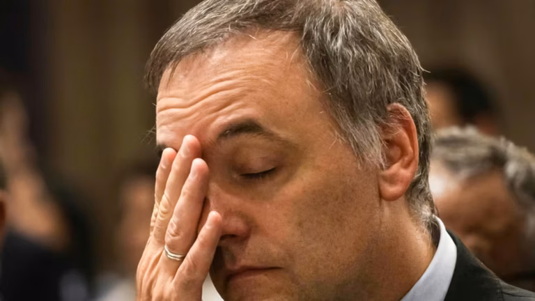 Manuel Adorni, exjefe de Gabinete, durante una conferencia de prensa