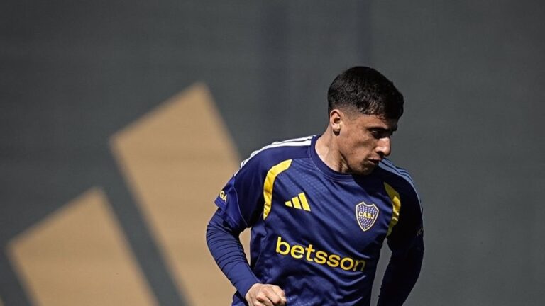 Jugadores de Boca y Racing durante un partido de la Copa Argentina