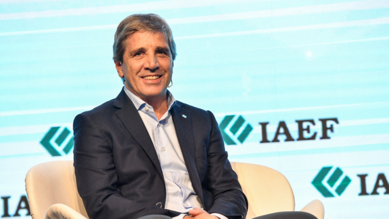Luis Caputo durante su participación en la 47° Convención Anual del IAEF