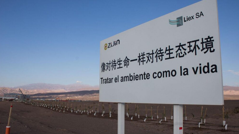 Instalaciones de la empresa litífera Zijin-Liex en Fiambalá, Tinogasta