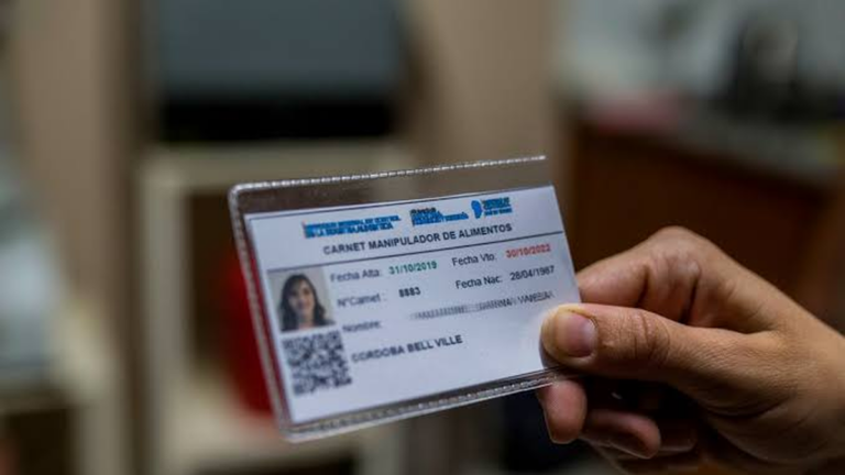 Alerta de Ciberdelitos Catamarca sobre falsas ofertas laborales y estafas con el carnet de manipulador de alimentos