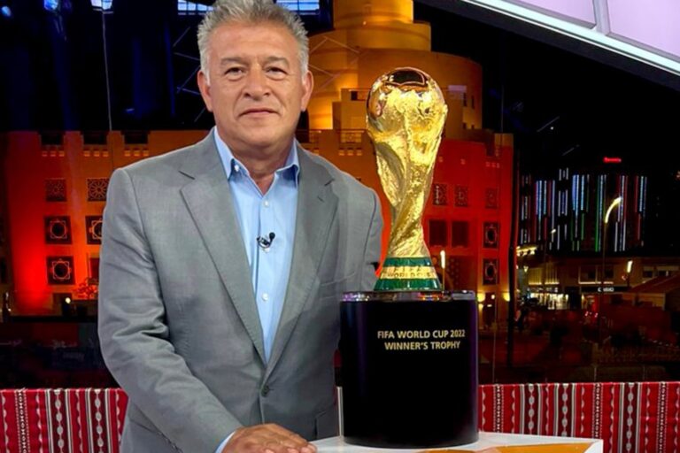 Claudio Borghi en una entrevista