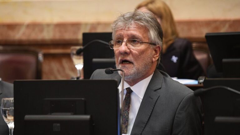 Sesión del Senado de la Nación donde se debate la reforma de la Carta Orgánica del Banco Central