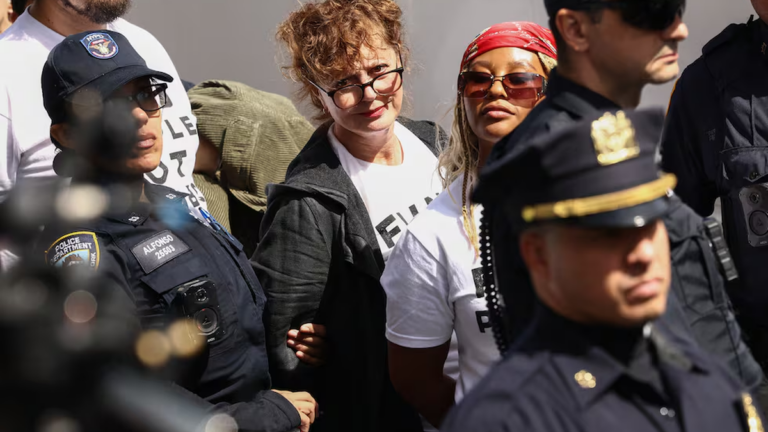 Susan Sarandon detenida en una protesta contra Netanyahu frente a la sede de la ONU en Nueva York