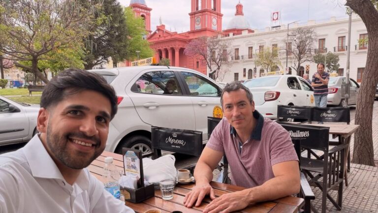 Dirigentes políticos en Catamarca durante una reunión