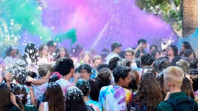 Estudiantes de sexto año en celebraciones de egreso