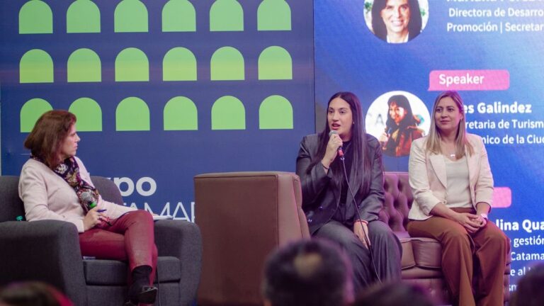 Panel “Mujeres que lideran destinos” en el Pabellón de Turismo de la Expo Catamarca 2026