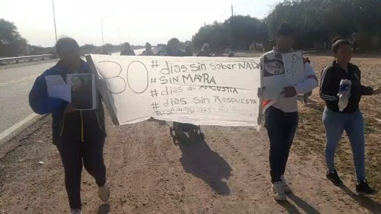 Marcha por la desaparición de Maira Romina Cabrera en Casa de Piedra, La Paz