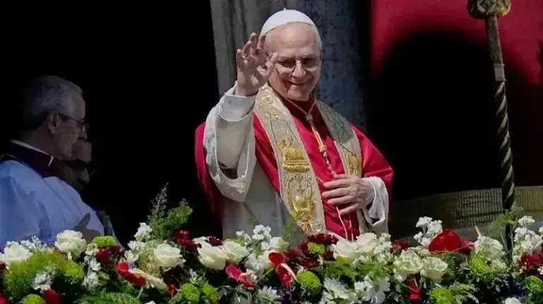 Boletín Oficial con la publicación del DNU 1103/2026 que establece el feriado nacional del 9 de noviembre por la visita del papa León XIV