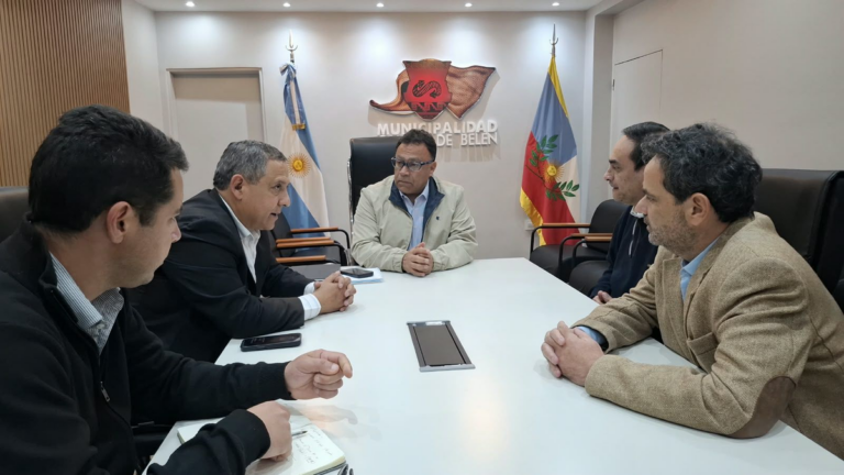 Reunión entre funcionarios provinciales, intendentes de Belén y Hualfín y representantes de MARA