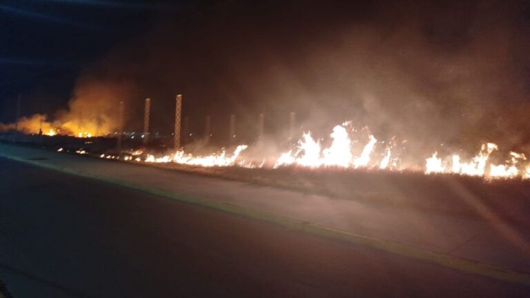 Incendio de pastizales en la zona del Alto Fariñango