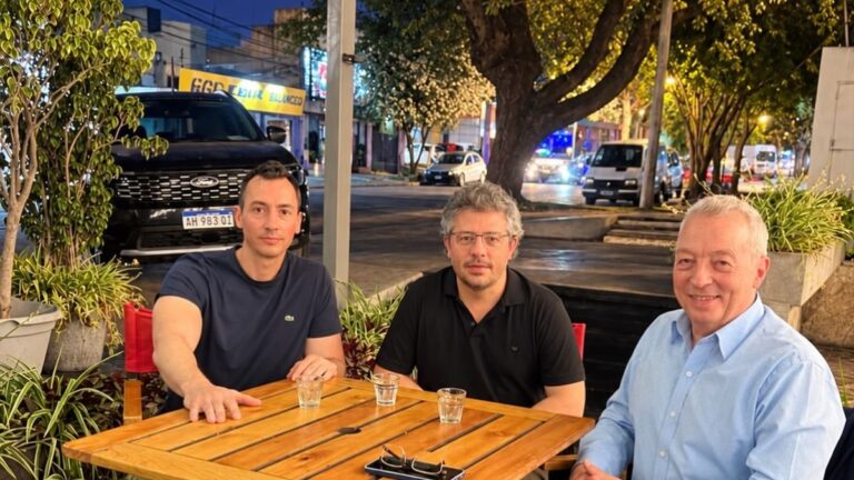 Javier Galán junto a Rubén Manzi y Mariano Manzi en un encuentro en Catamarca