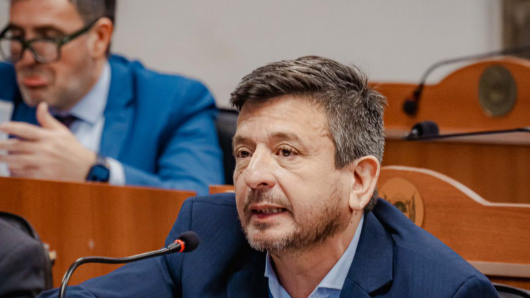 Juan Carlos Ledesma, diputado provincial de Catamarca, hablando en la Cámara de Diputados
