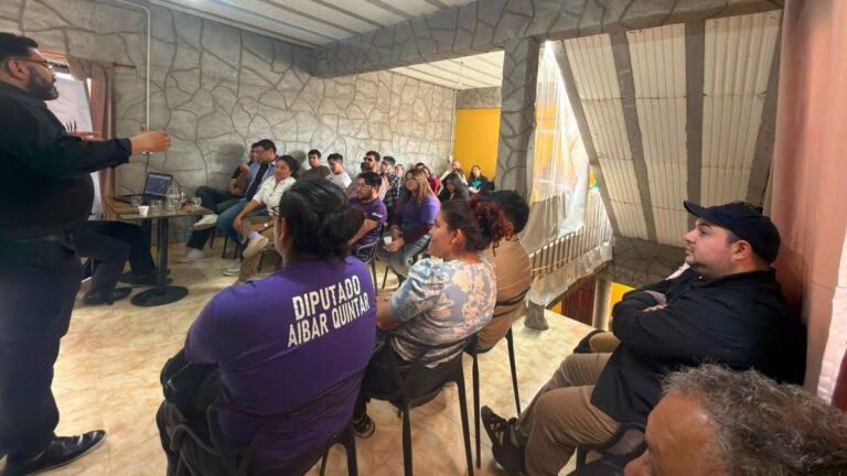 Dirigentes de La Libertad Avanza durante una actividad territorial en Catamarca