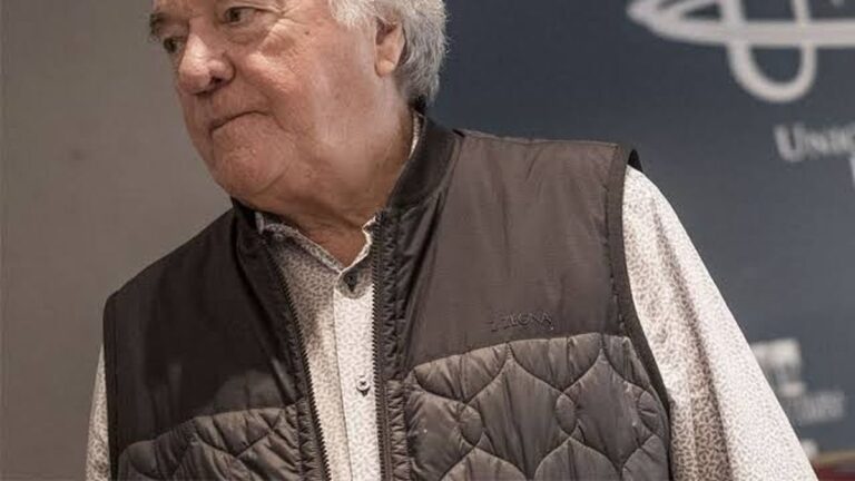 Luis Barrionuevo en la presentación del documental 'La mano que mueve los hilos'