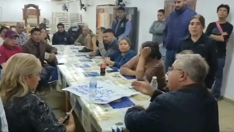 Reunión de funcionarios y vecinos por la Zona Franca en Fiambalá