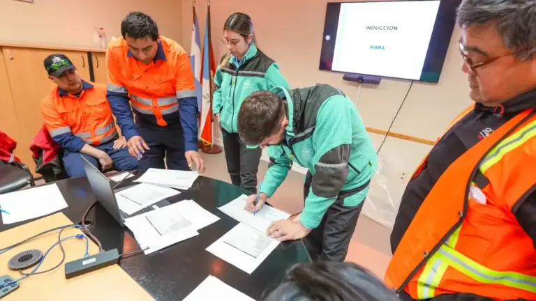 Trabajadores en un sitio minero de MARA en Catamarca