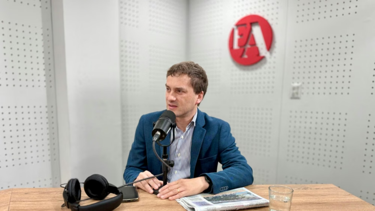 Francisco Monti, diputado provincial de La Libertad Avanza, en una declaración pública