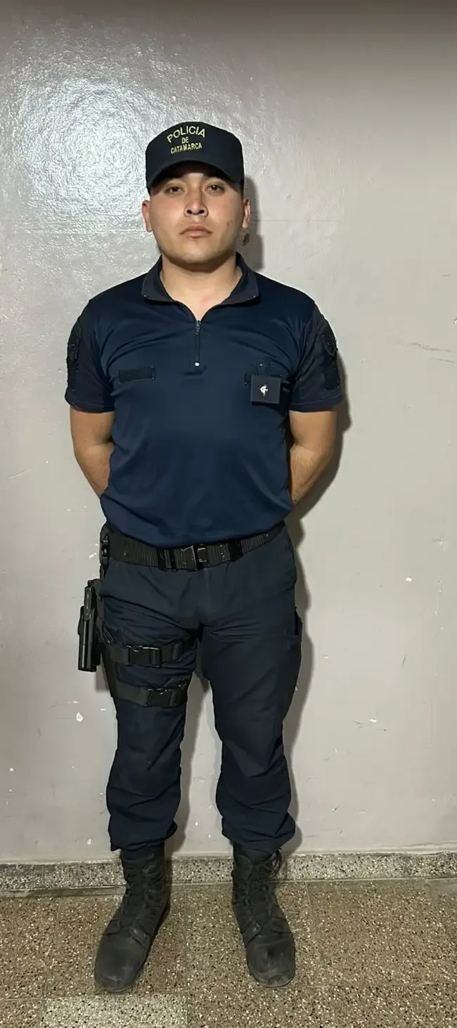 Móvil policial de la Comisaría Octava en la intersección de avenida Pedro Agote y calle Los Álamos, donde una bebé de 8 meses fue asistida con RCP