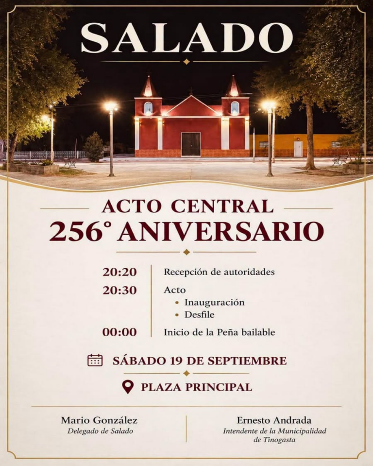Desfile cívico en la plaza principal de Salado por el 256° aniversario