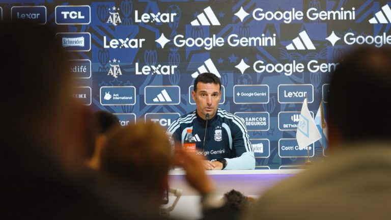 Lionel Scaloni durante la conferencia de prensa