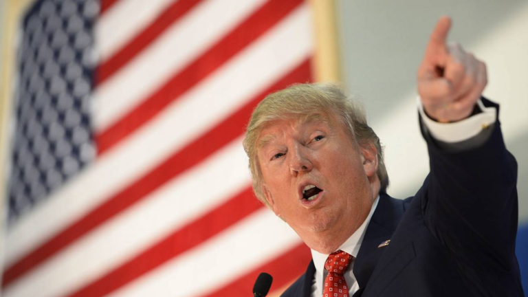 Donald Trump durante una declaración ante periodistas