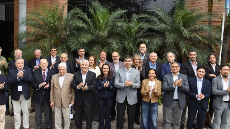 Valeria Zitelli, representante de El Ancasti, durante la 64.ª Asamblea General Ordinaria de ADEPA en Tucumán