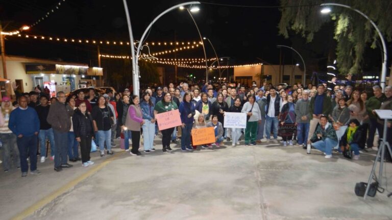 Vecinos de Fiambalá reunidos en una concentración para pedir la instalación de la Zona Franca