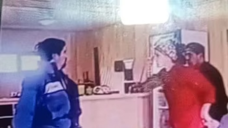 Fotograma del video que muestra el enfrentamiento en Pilo Lil