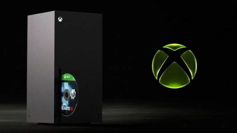 Consola Xbox con discos físicos de juegos