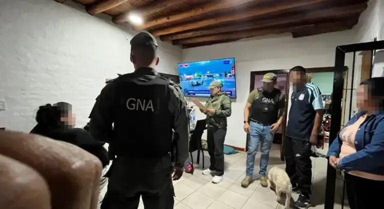 Gendarmería Nacional durante allanamientos en Mendoza
