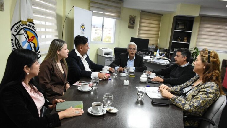 Reunión en el Rectorado de la UNCA para analizar la movilidad académica nacional entre residencias universitarias