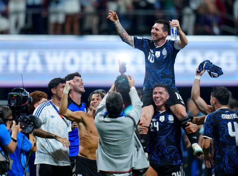 Lionel Messi con la camiseta de la Selección argentina