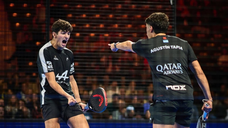 Agustín Tapia y Arturo Coello durante un partido de pádel
